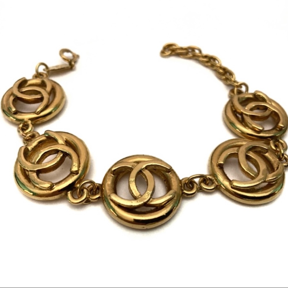 VINTAGE CHANEL CC Logo Gold Plated Bracelet Dainty - Picture 8 of 12